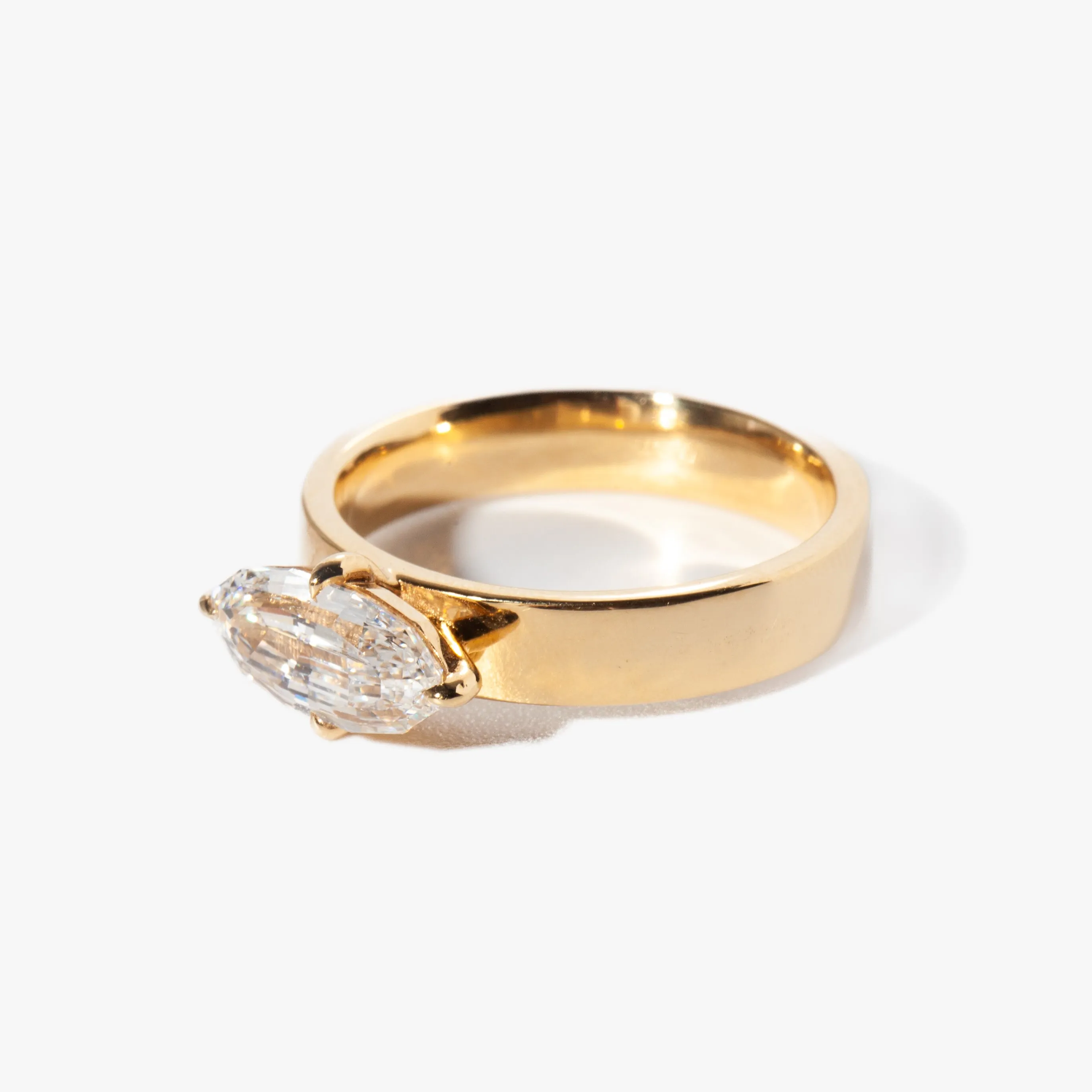 1.40 ct Lab-Grown Step-cut Oval Temple Ring