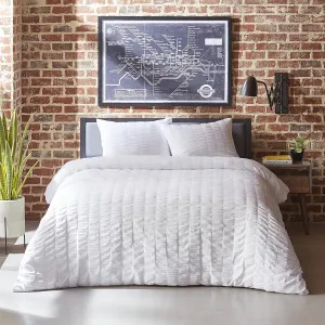 Beautiful City Scene Orleans Seersucker Duvet Set in Full/Queen, White! Retails $160 