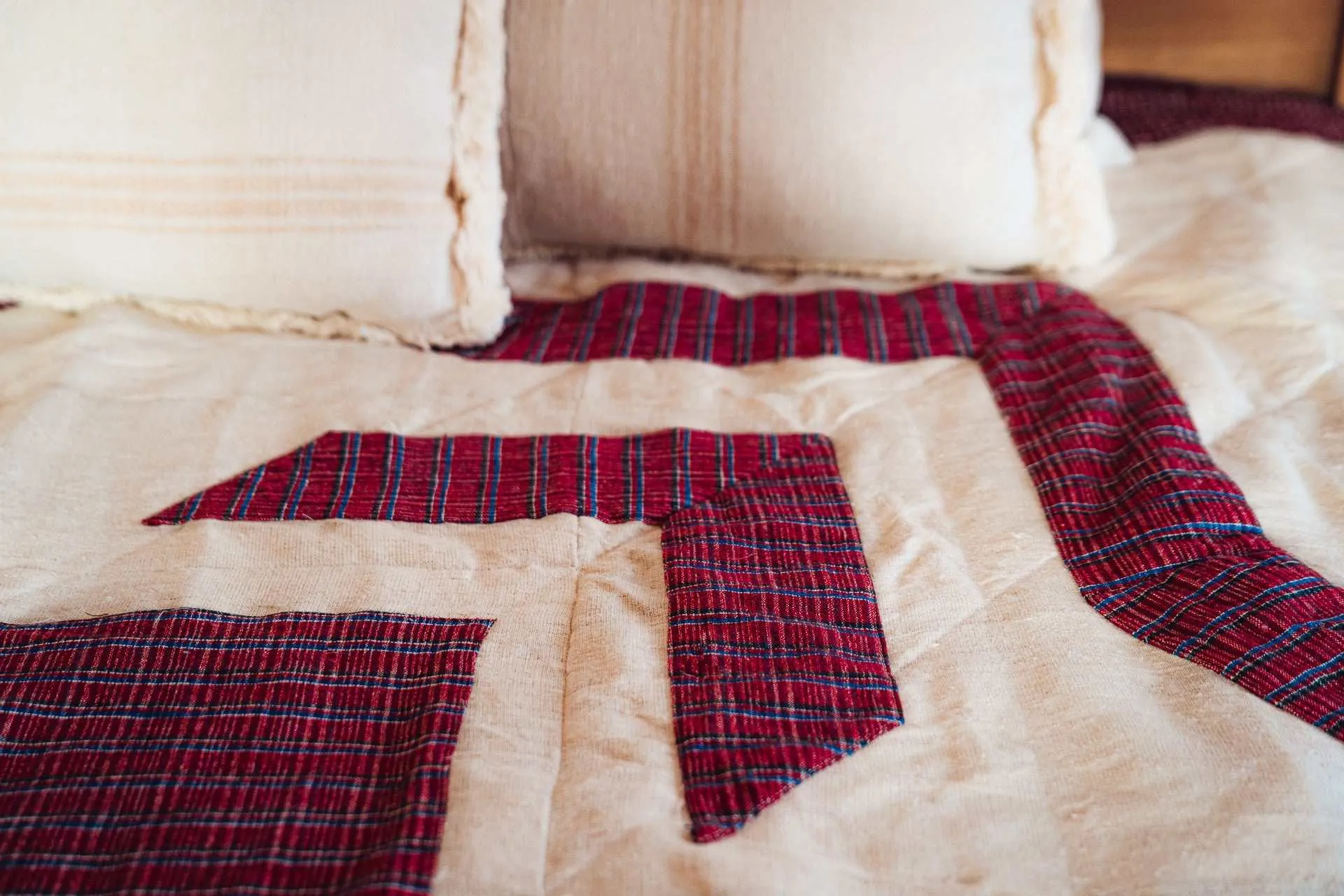 Bed Cover quilt: Organic antique handwoven hemp with Diamond apliqué - BC12