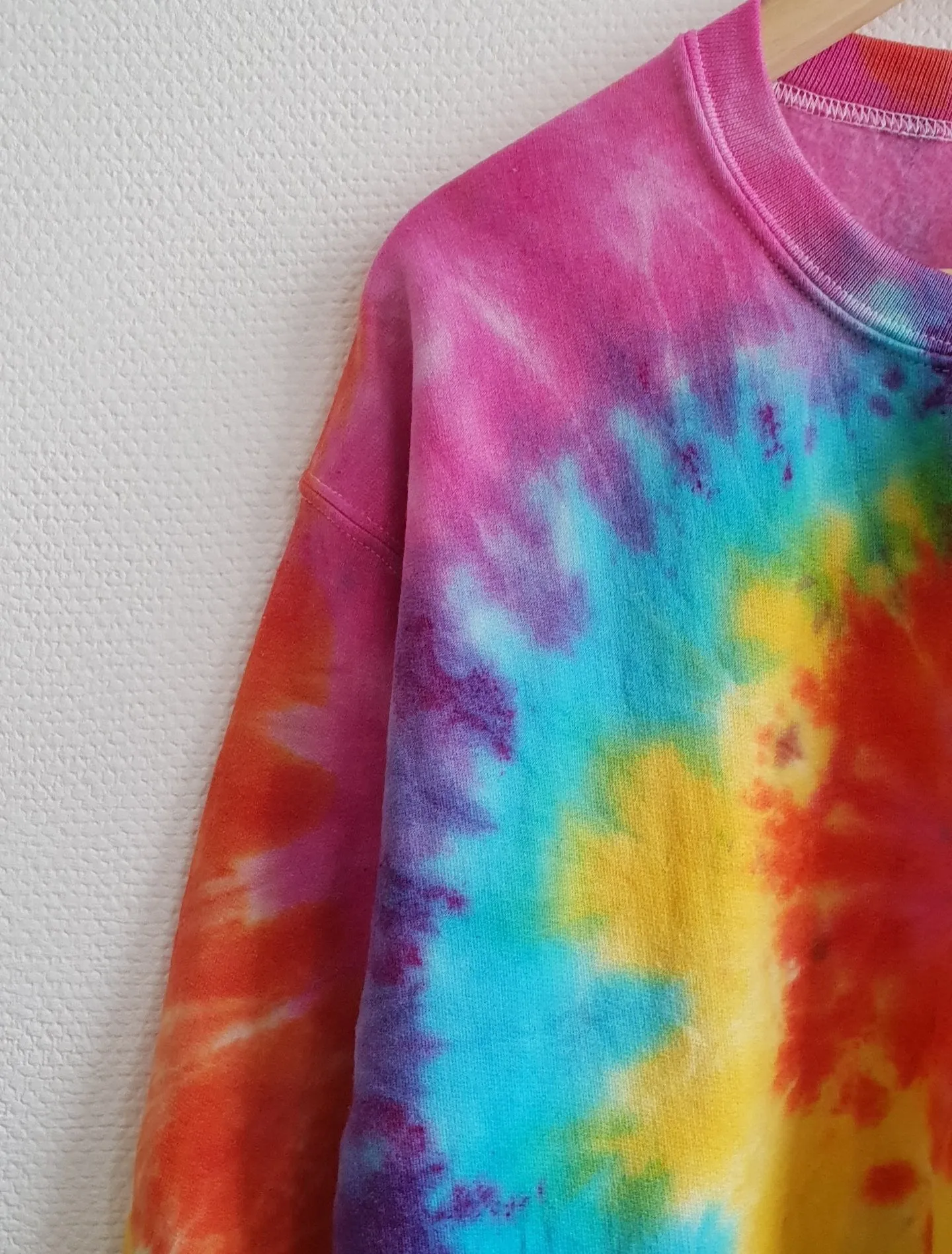 Colorful Tie-Dye Crop Sweatshirt
