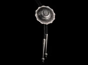 Concho Horseshoe Bolo