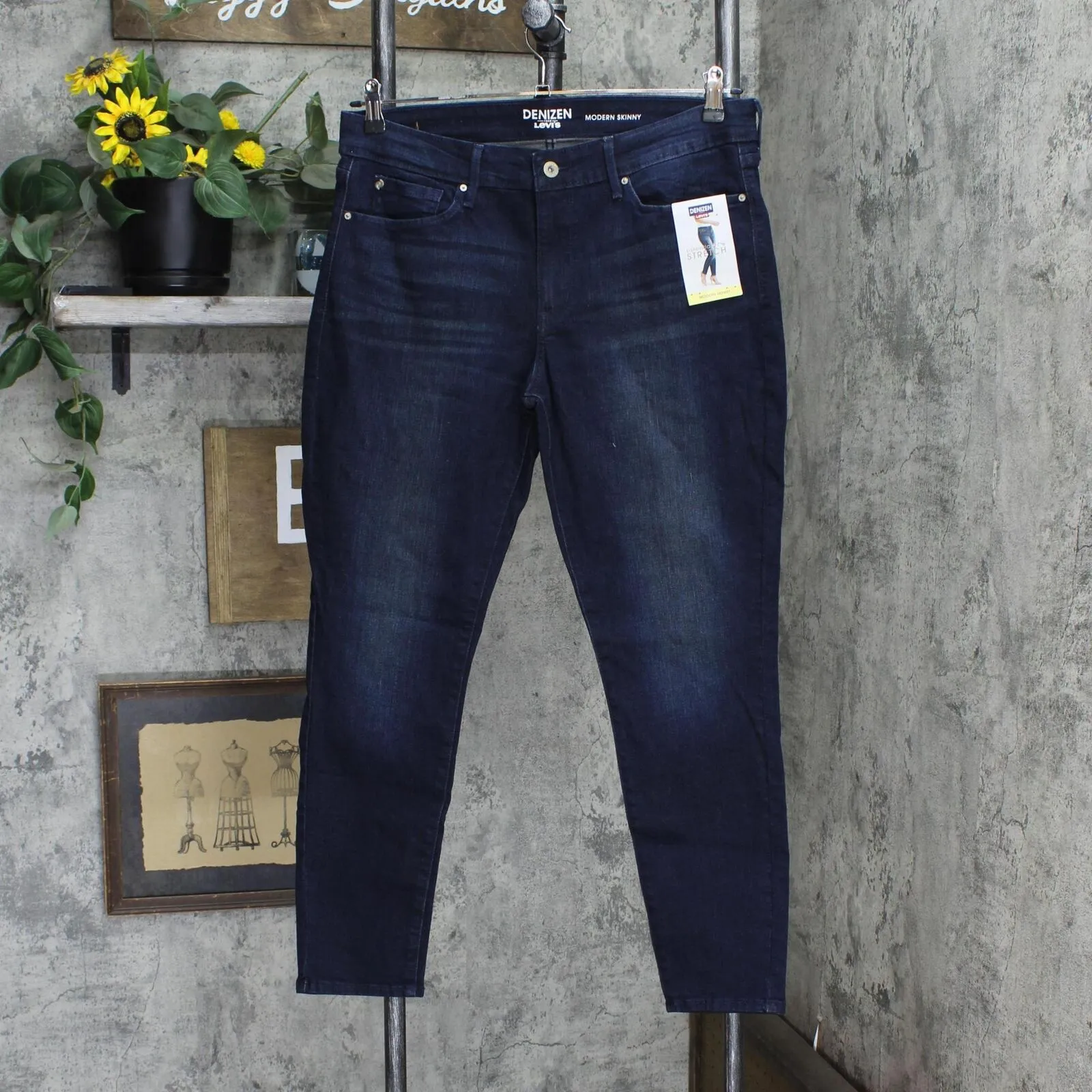Denizen by Levi's Womens Modern Skinny Essential Stretch Jeans 1645e46221d744