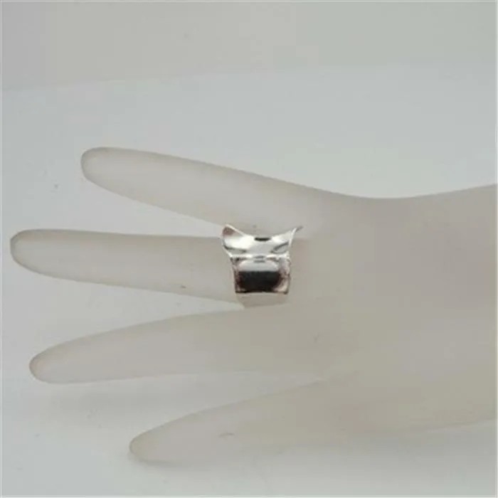 Hadar Designers Handmade Artistic 925 Sterling Silver Ring size 8,8.5,9 (H)8y