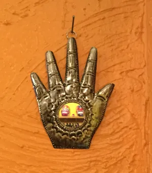 Hojalata Tin Art Hands
