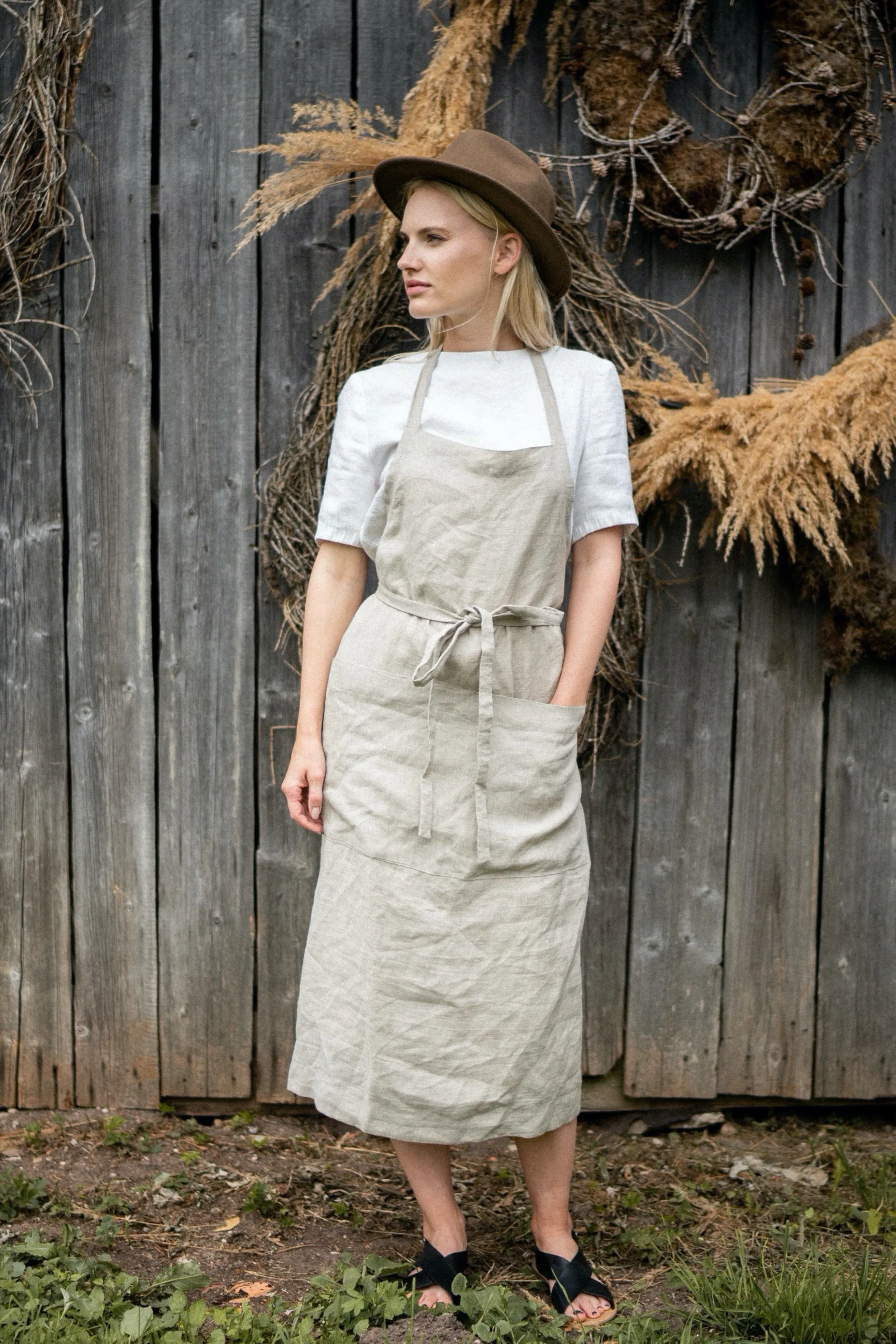 Linen bib apron