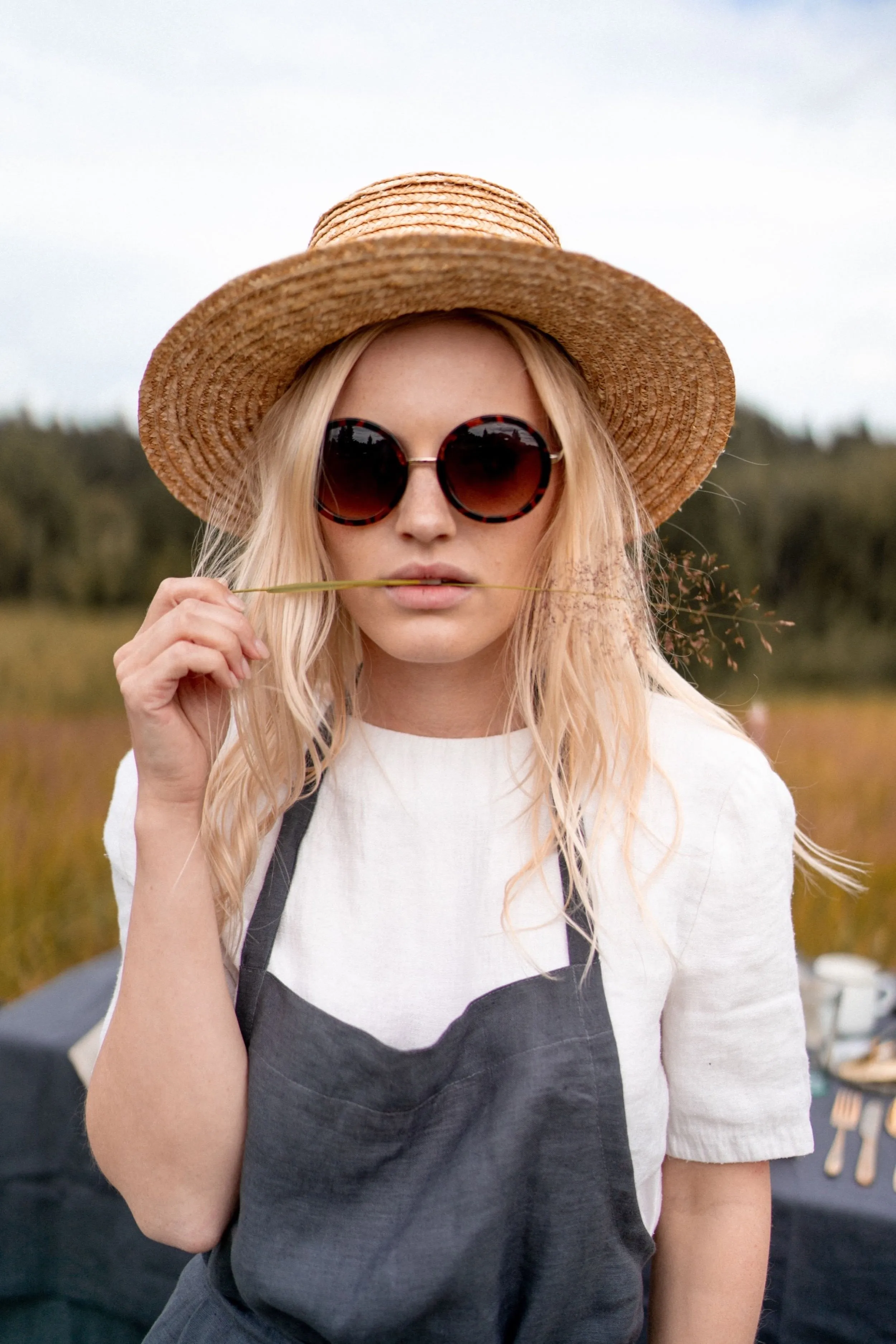 Linen bib apron