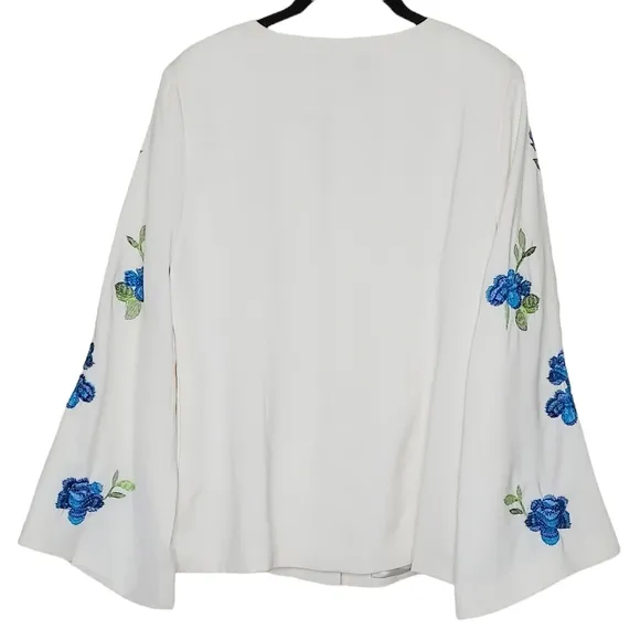 Midnight Velvet Ivory White Embroidered Blue Flowers Formal Suit NWOT Size 10
