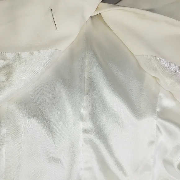 Midnight Velvet Ivory White Embroidered Blue Flowers Formal Suit NWOT Size 10