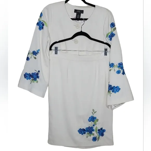 Midnight Velvet Ivory White Embroidered Blue Flowers Formal Suit NWOT Size 10