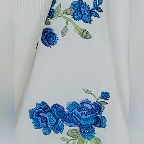 Midnight Velvet Ivory White Embroidered Blue Flowers Formal Suit NWOT Size 10