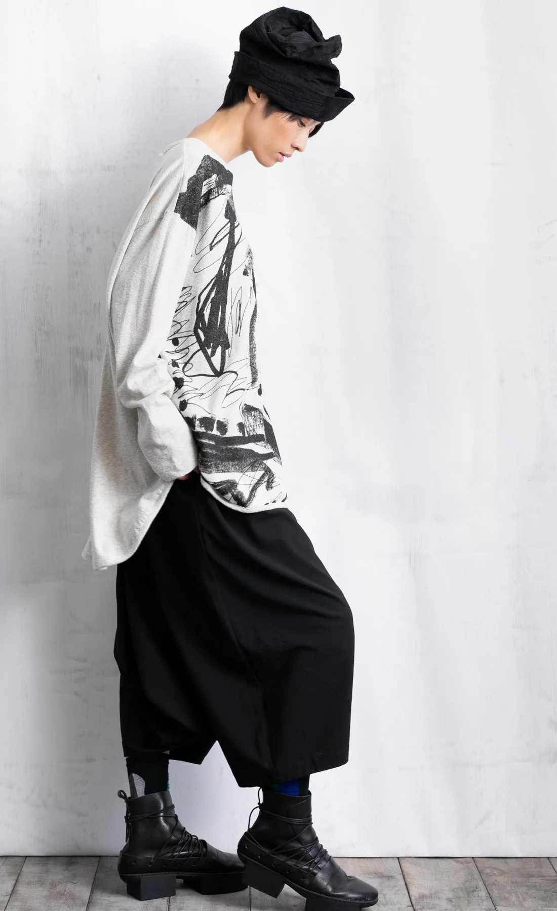 Moyuru Light Grey Scribble Top