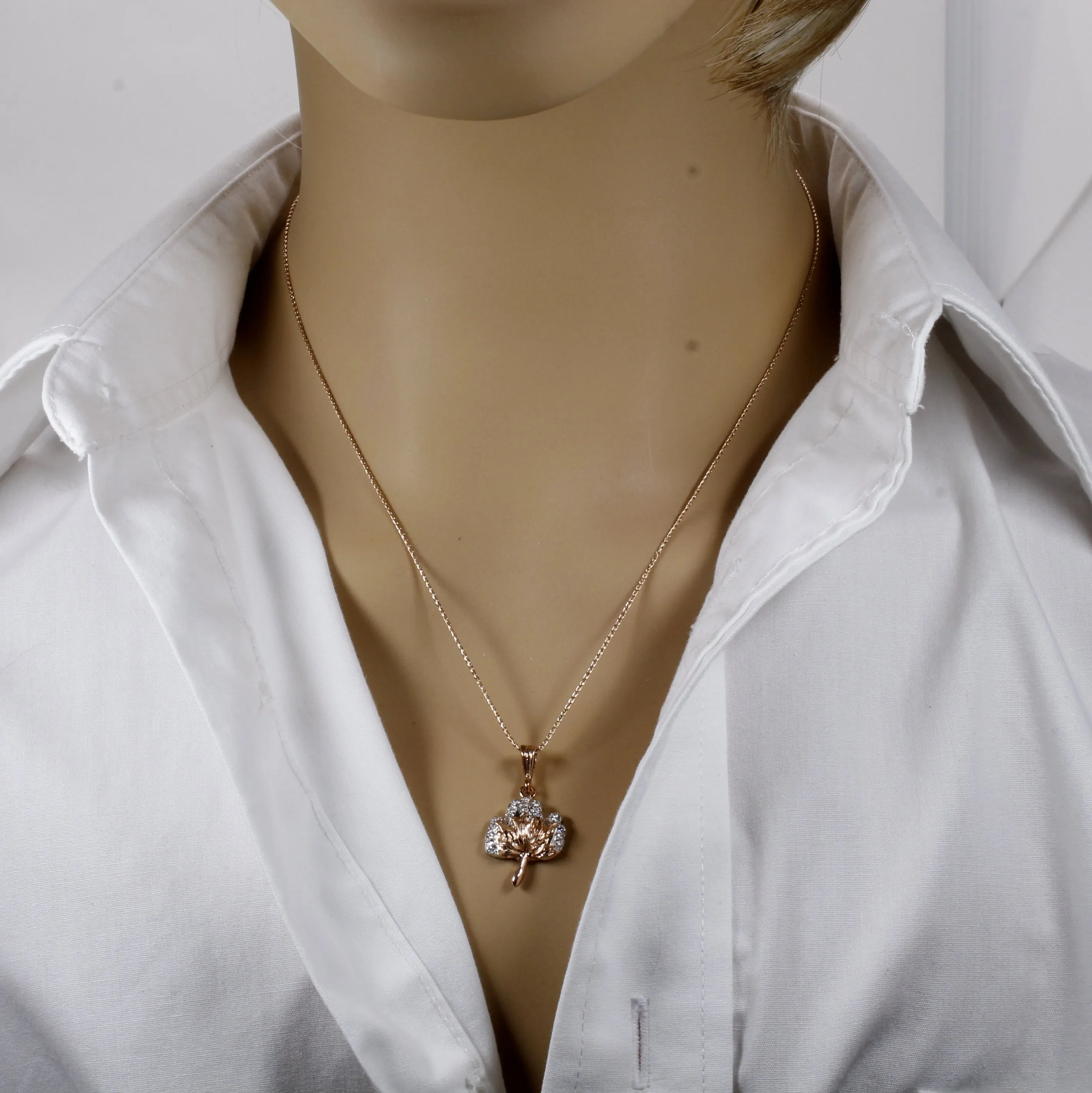 Rose Gold Diamond Cotton Boll Necklace with Detailed Cotton Boll