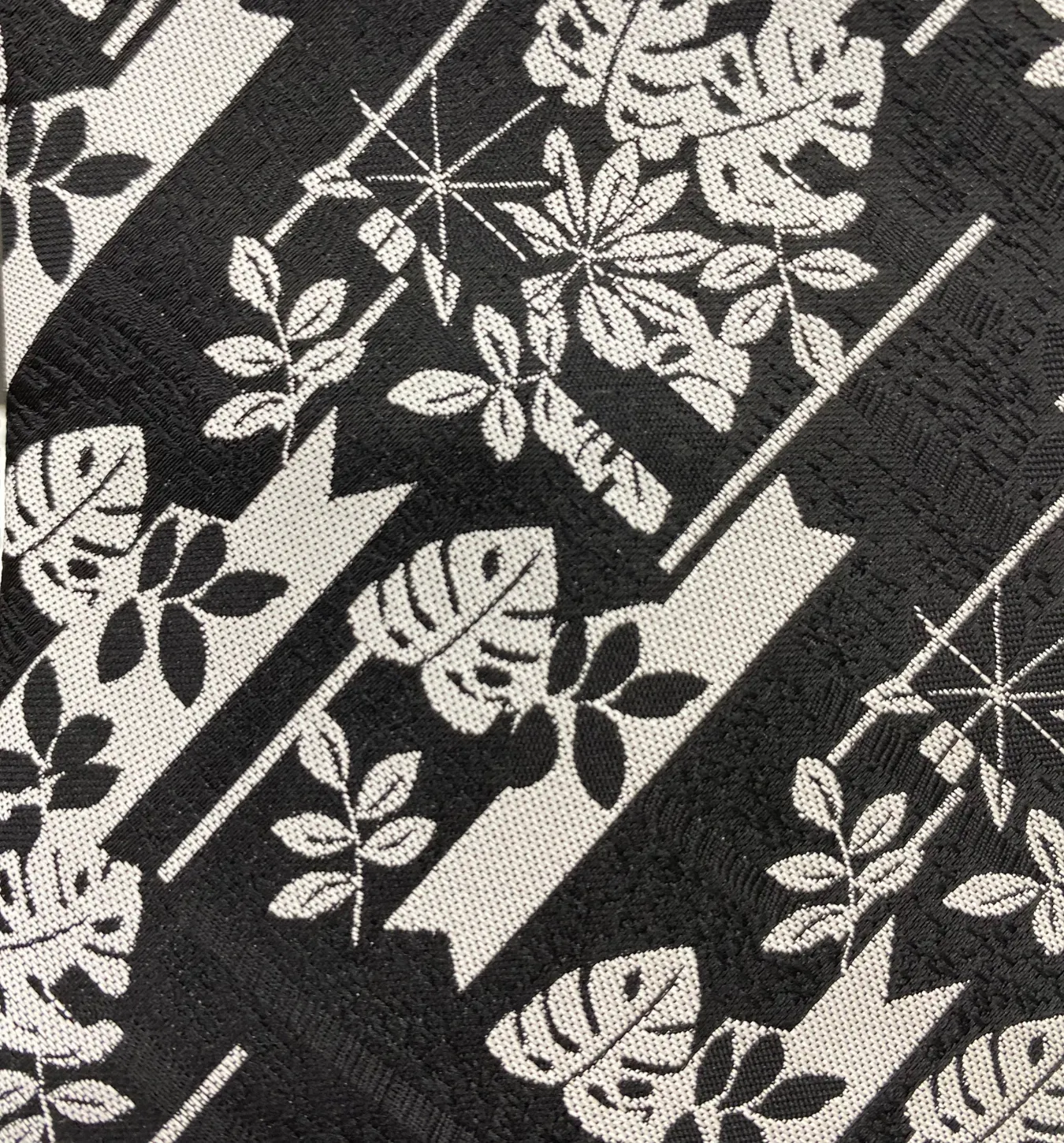 Stacy Adams Tie and Handkerchief - Black and Silver Fauna T39