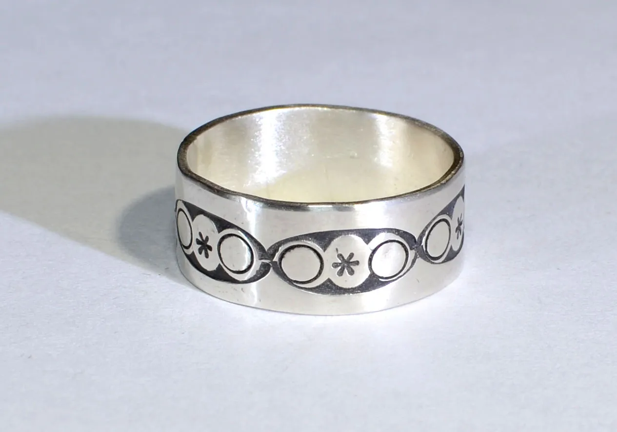 Sterling Silver Ring with a Circle Design