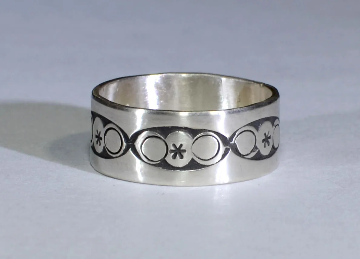 Sterling Silver Ring with a Circle Design