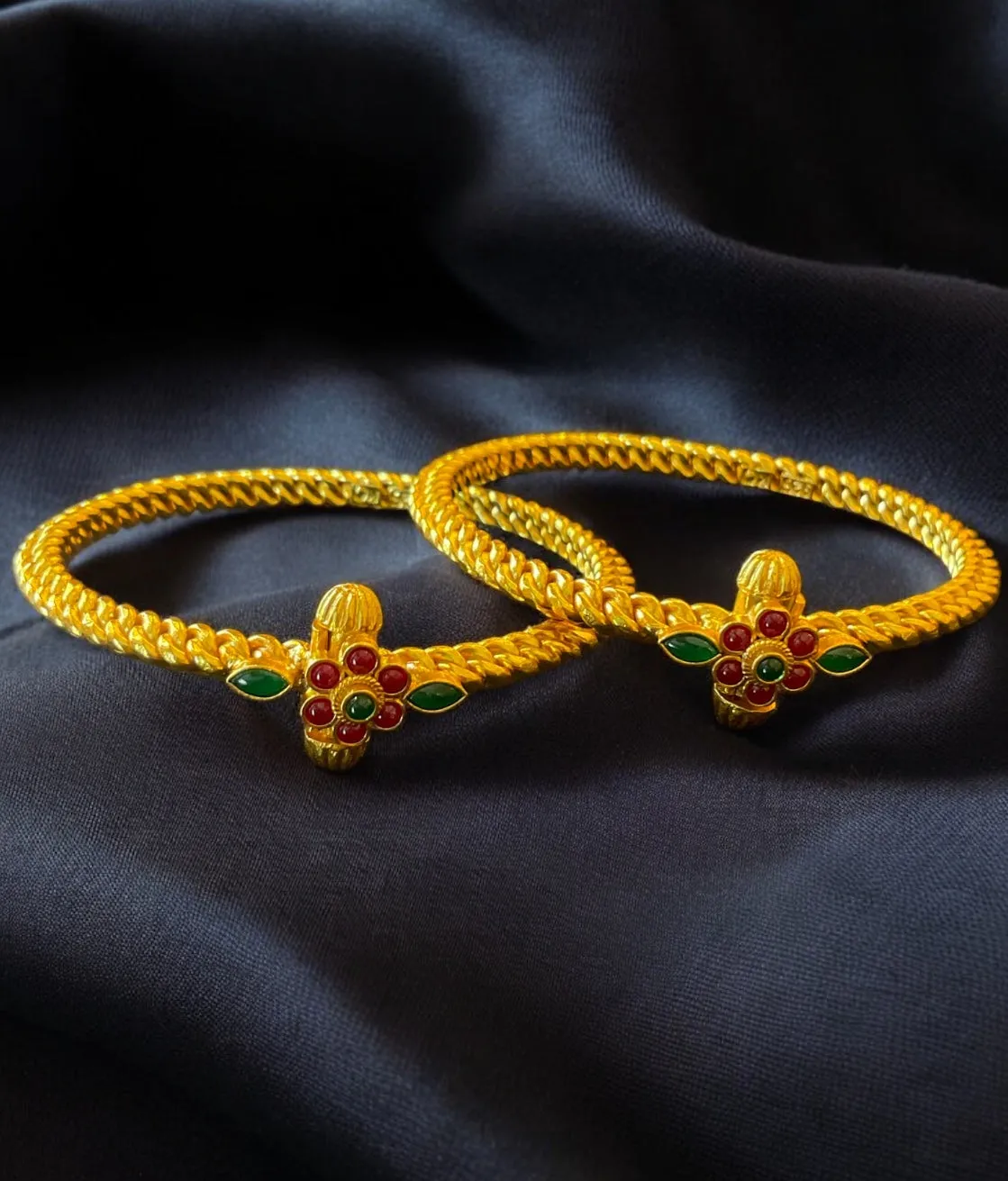 The Amuda Antique Silver Golusu Bracelet (Red/Green /Size 2.4;2.6)