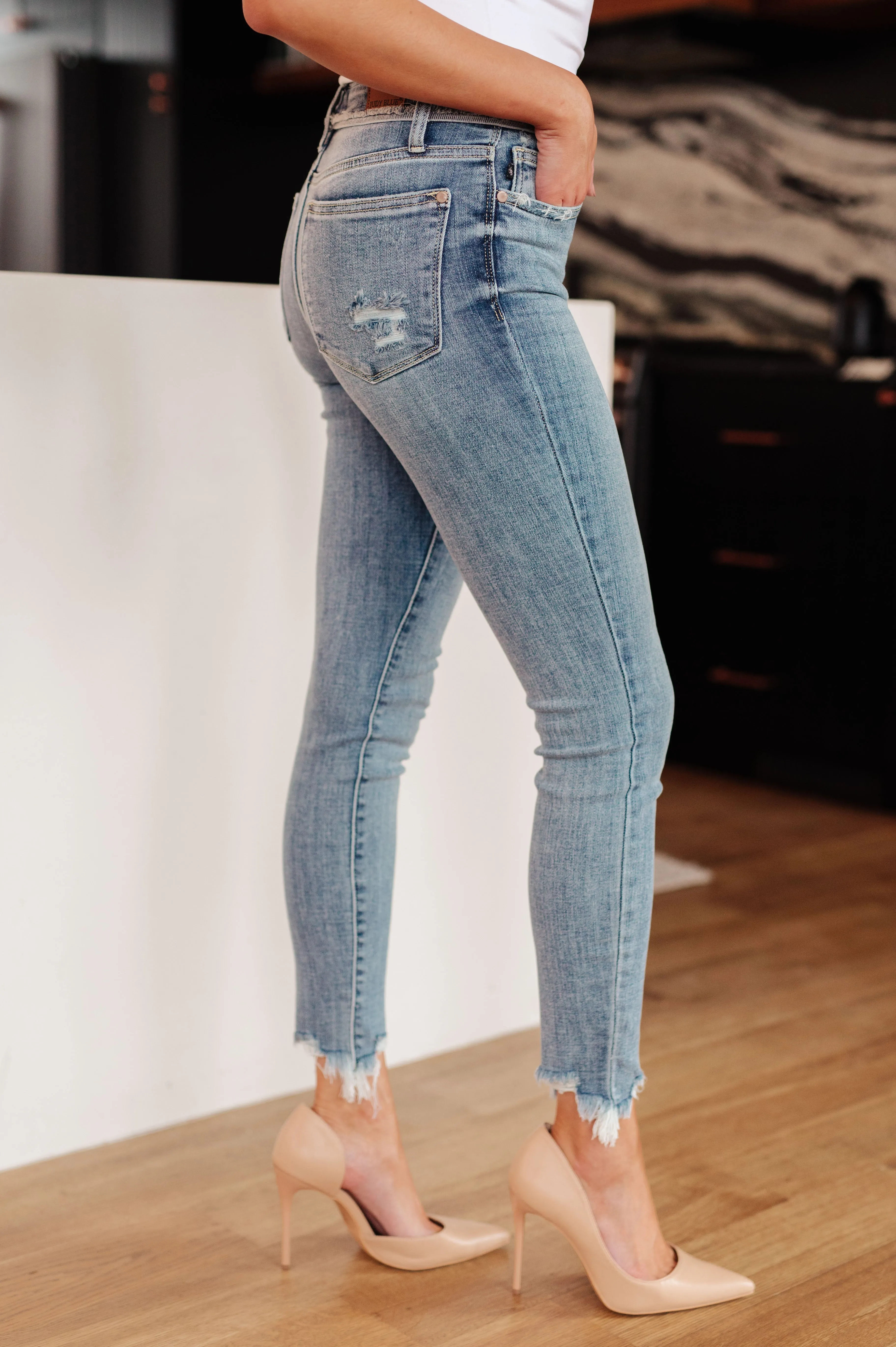 The Lyric- Mid Rise Judy Blue Skinny Jean