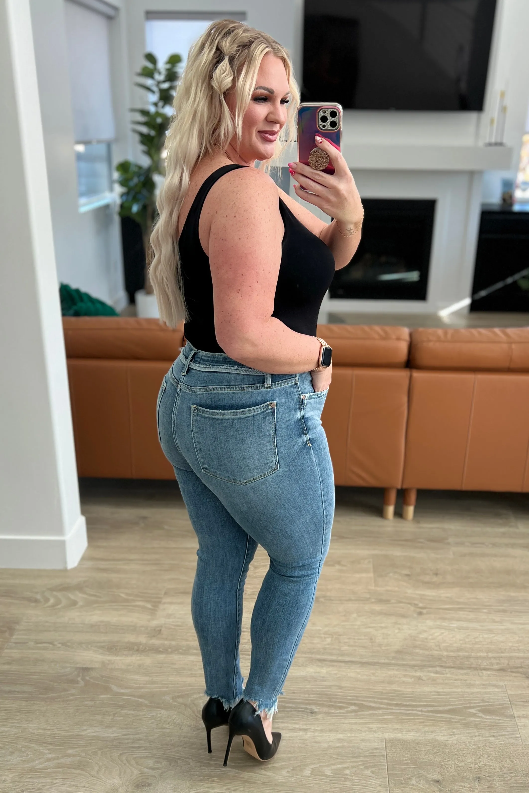The Lyric- Mid Rise Judy Blue Skinny Jean