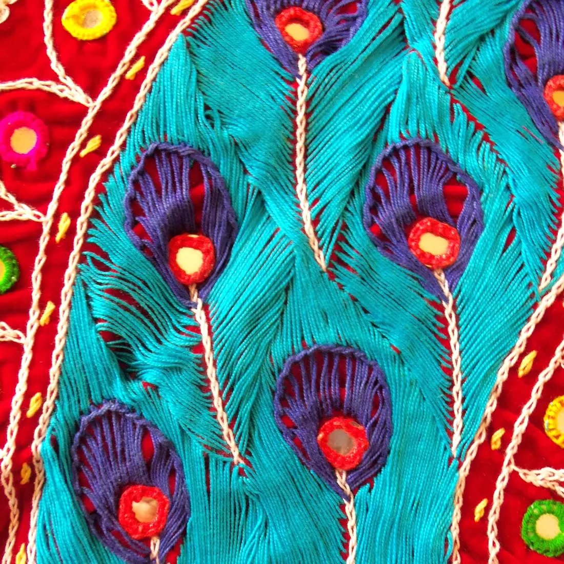 Wall Decor Applique Dancing Peacock Duo Design