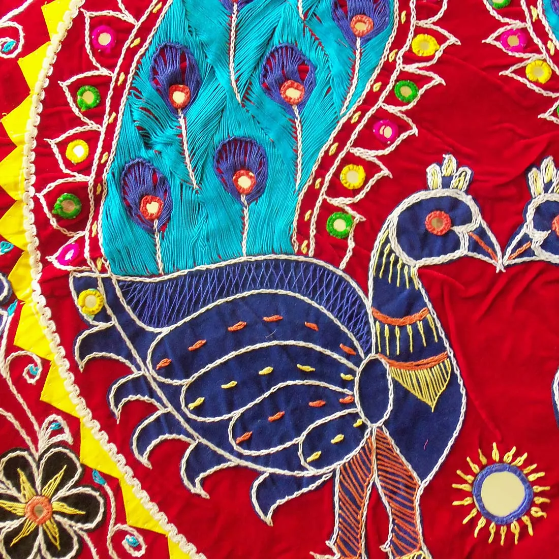 Wall Decor Applique Dancing Peacock Duo Design