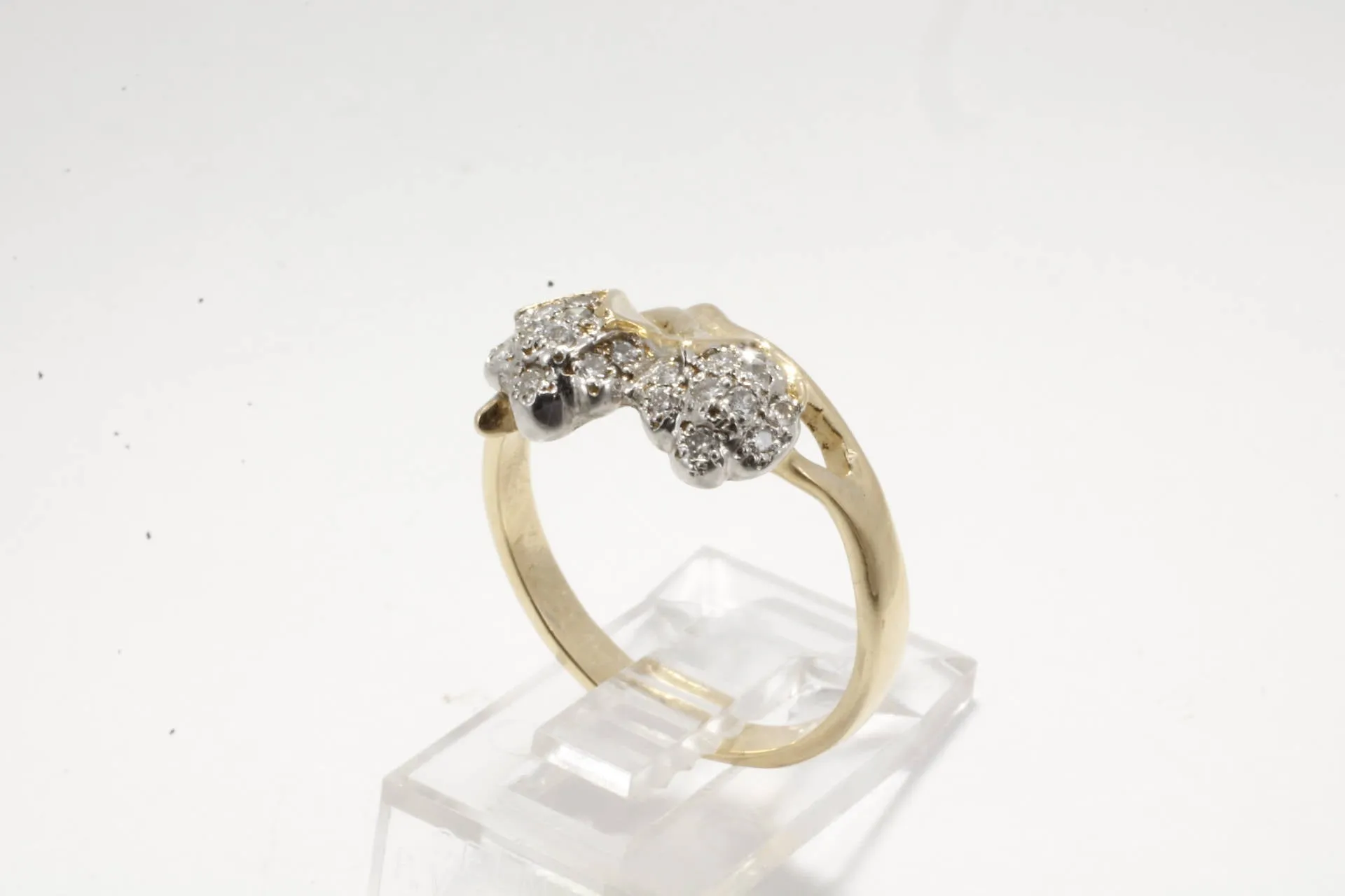 Womans Diamond Cotton Ring with Two Bolls in Yellow Gold